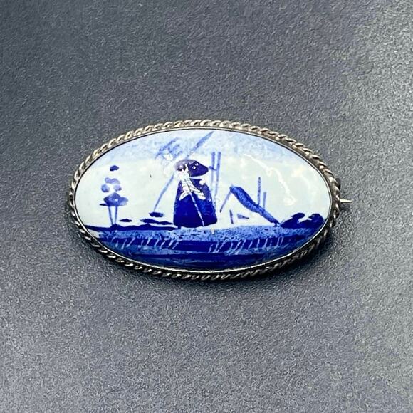 Delft Blue Porcelain Enamel Dutch Windmill Vintage Sterling Silver
Brooch - Picture 1 of 5